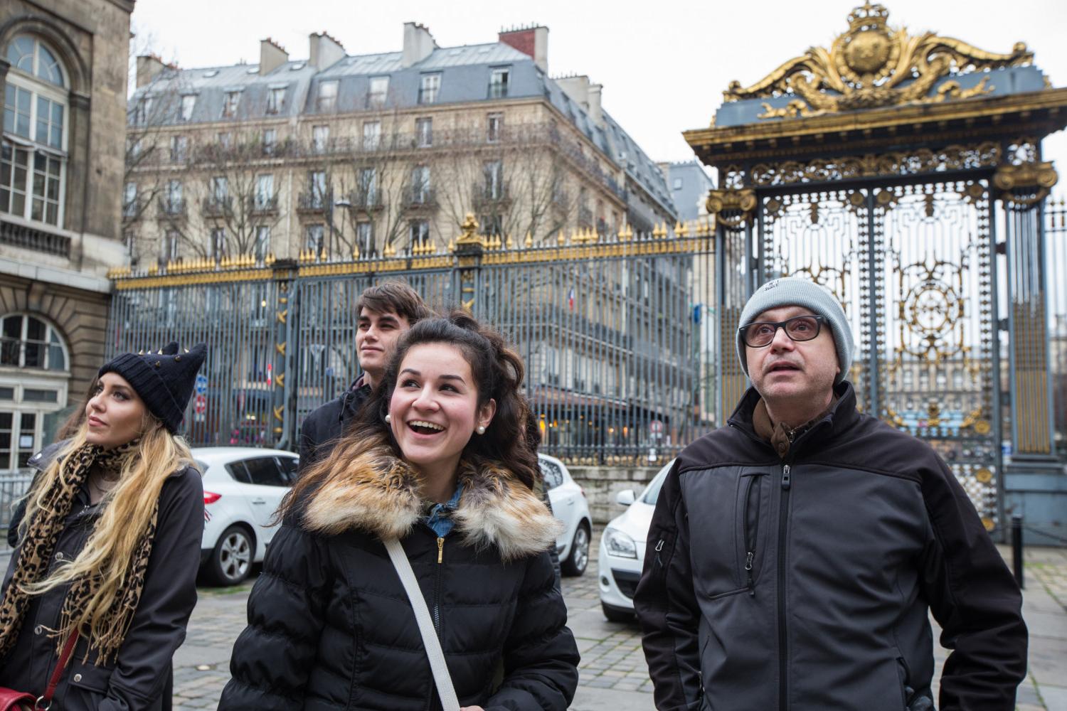 <a href='http://srpm.ngskmc-eis.net'>全球十大赌钱排行app</a>学院法语教授Pascal Rollet带领学生们到巴黎游学.